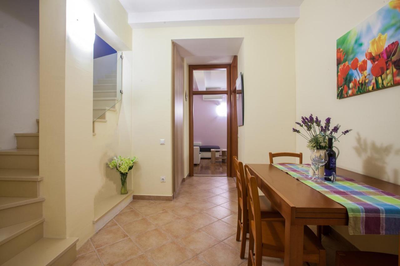 Apartments Lovic Lokva Rogoznica Bagian luar foto