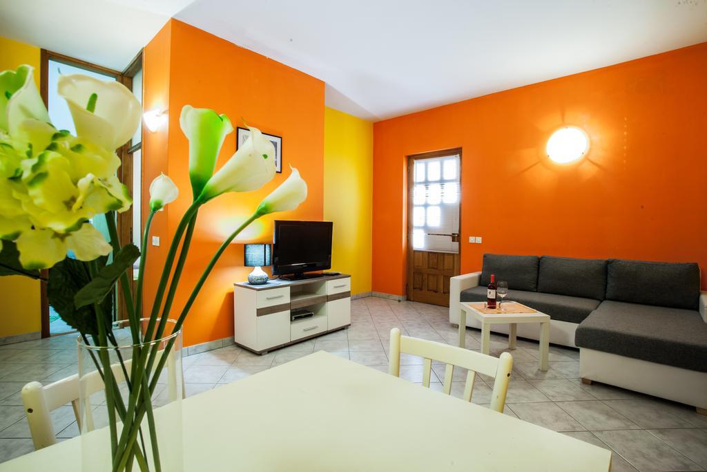 Apartments Lovic Lokva Rogoznica Bagian luar foto