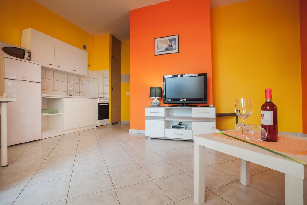 Apartments Lovic Lokva Rogoznica Bagian luar foto